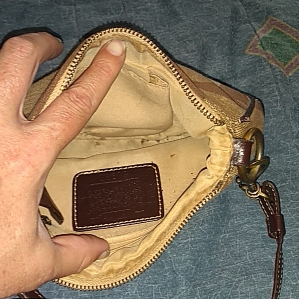 Coach purse - Picture 4 of 5